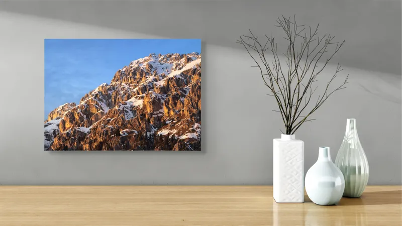 Tablou Canvas, "Splendoarea munților la apus", Munți, Zăpadă, Răsărit, Piatră, Cer, Lumină, Umbre, Peisaj, Natură, Pitoresc., 54 x 39 cm – poza 3