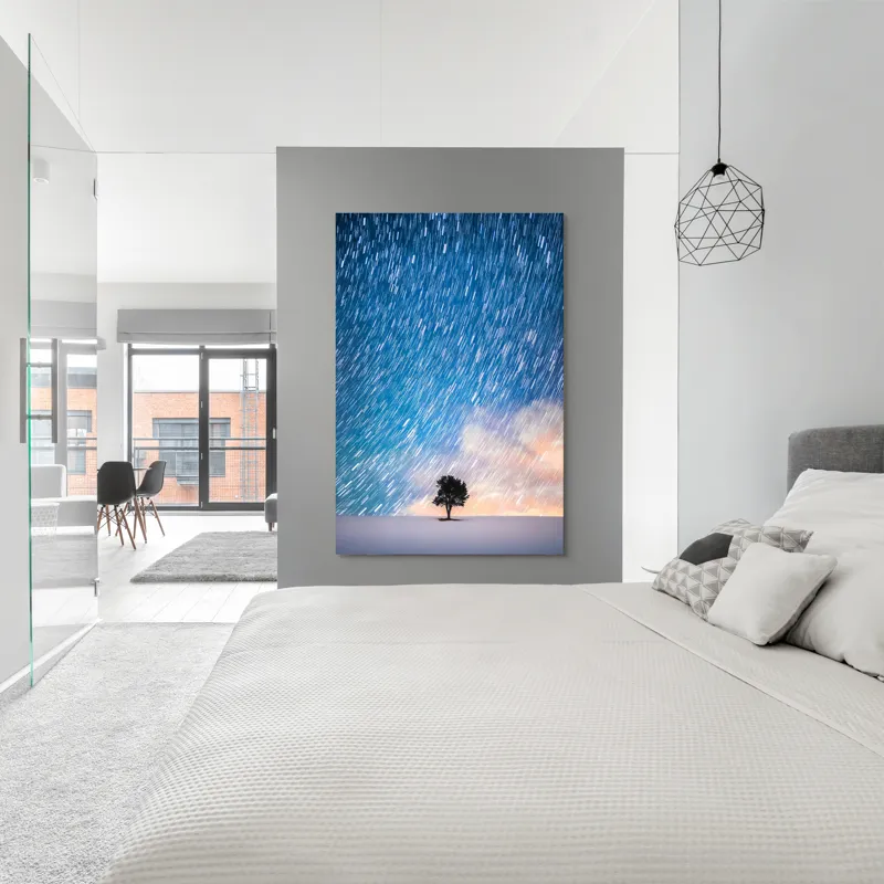 Tablou Canvas, "Copacul sub ploaia de stele", Cer, Stele, Mișcare, Copac, Solitar, Peisaj, Noapte, Lumină, Cerneală, Albastru, 100 x 150 cm – poza 5