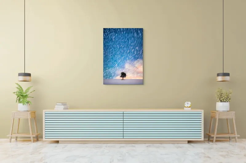 Tablou Canvas, "Copacul sub ploaia de stele", Cer, Stele, Mișcare, Copac, Solitar, Peisaj, Noapte, Lumină, Cerneală, Albastru, 70 x 100 cm – poza 5