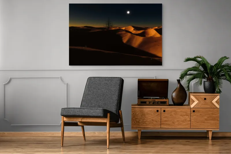 Tablou Canvas, "Noapte senină în deșertul singuratic", Deșert, Noapte, Lună, Dune, Sclipiri, Umbre, Solitudine, Mister, Întuneric, Lumină., 150 x 100 cm – poza 8