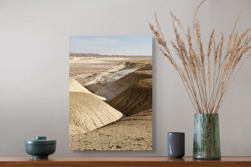 Tablou Canvas, "Peisaj arid cu dealuri albicioase", Vastă, Deșertică, Aridă, Ondulată, Izolată, Selenară, Strălucitoare, Calmă, Eternă, Tăcută, 39 x 54 cm – poza 3