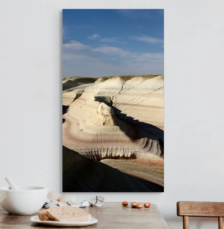 Tablou Canvas, "Pământ sculptat de vânt și timp", Peisaj, Eroziune, Stratificare, Nuanțe, Deșert, Forme, Naturale, Cer, Ușor, Nori., 50 x 90 cm – poza 3