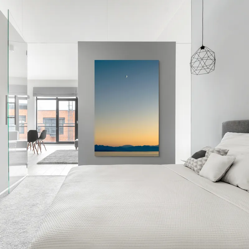 Tablou Canvas, "Lună peste orizontul albastru-auriu", Lună, Cer, Amurg, Munți, Lumină, Siluetă, Calm, Răsărit, Frumusețe, 100 x 150 cm – poza 5