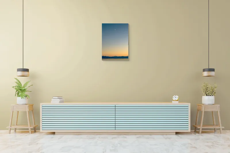 Tablou Canvas, "Lună peste orizontul albastru-auriu", Lună, Cer, Amurg, Munți, Lumină, Siluetă, Calm, Răsărit, Frumusețe, 50 x 70 cm – poza 6