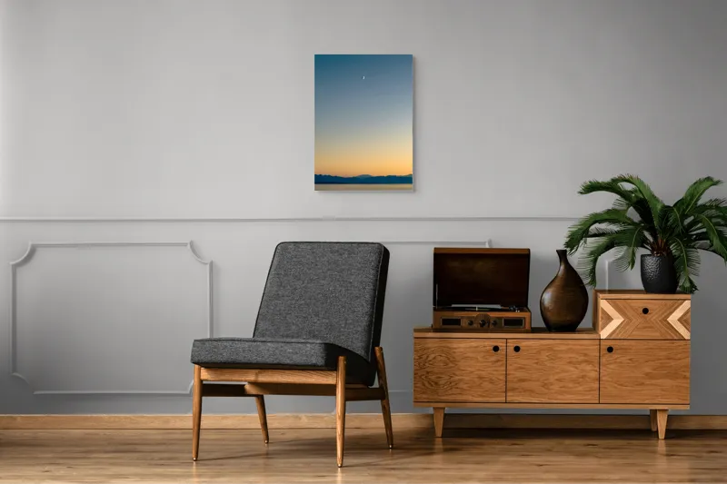 Tablou Canvas, "Lună peste orizontul albastru-auriu", Lună, Cer, Amurg, Munți, Lumină, Siluetă, Calm, Răsărit, Frumusețe, 50 x 70 cm – poza 8