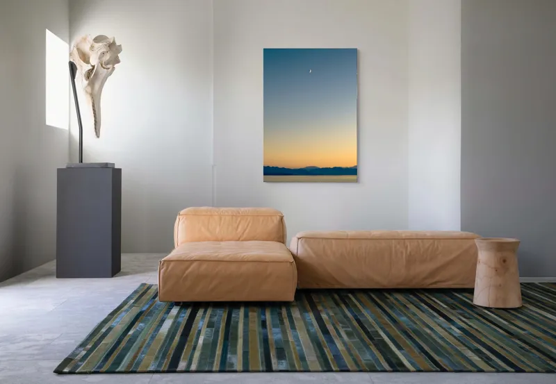 Tablou Canvas, "Lună peste orizontul albastru-auriu", Lună, Cer, Amurg, Munți, Lumină, Siluetă, Calm, Răsărit, Frumusețe, 70 x 100 cm – poza 7