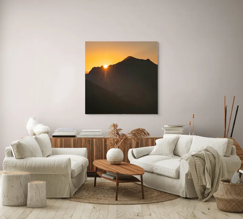 Tablou Canvas, "Răsărit peste munții întunecați", Apus, Munți, Siluete, Lumină, Cer, Portocaliu, Culori, Peisaj, Natură, Umbre, 100 x 100 cm – poza 3