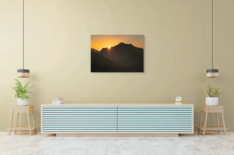 Tablou Canvas, "Răsărit peste munții întunecați", Apus, Munți, Siluete, Lumină, Cer, Portocaliu, Culori, Peisaj, Natură, Umbre, 100 x 70 cm – poza 4