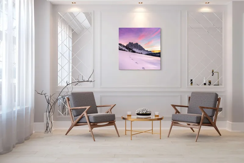 Tablou Canvas, "Urmele tăcute din zori montane", Apus, Munți, Zăpadă, Urme, Cer, Violet, Roz, Peisaj, Tranquil, Natură, 100 x 100 cm – poza 7