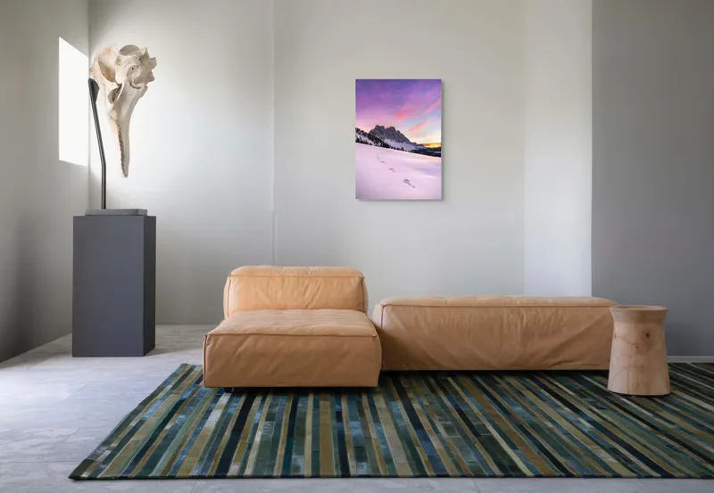 Tablou Canvas, "Urmele tăcute din zori montane", Apus, Munți, Zăpadă, Urme, Cer, Violet, Roz, Peisaj, Tranquil, Natură, 50 x 70 cm – poza 7