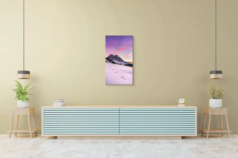 Tablou Canvas, "Urmele tăcute din zori montane", Apus, Munți, Zăpadă, Urme, Cer, Violet, Roz, Peisaj, Tranquil, Natură, 50 x 90 cm – poza 6