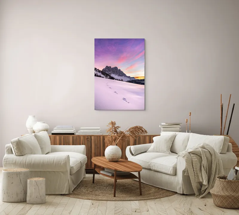 Tablou Canvas, "Urmele tăcute din zori montane", Apus, Munți, Zăpadă, Urme, Cer, Violet, Roz, Peisaj, Tranquil, Natură, 70 x 100 cm – poza 4