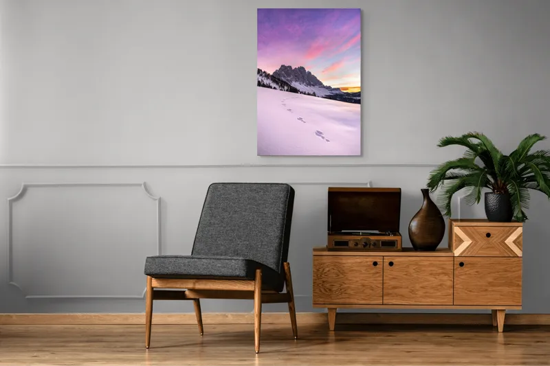 Tablou Canvas, "Urmele tăcute din zori montane", Apus, Munți, Zăpadă, Urme, Cer, Violet, Roz, Peisaj, Tranquil, Natură, 70 x 100 cm – poza 6
