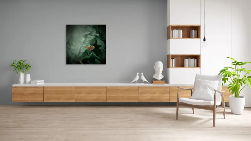 Tablou Canvas, "Fluturele auriu pe frunza verde", Fluture, Verdeață, Frunze, Delicat, Natură, Contrast, Fragil, Lumină, 100 x 100 cm – poza 8