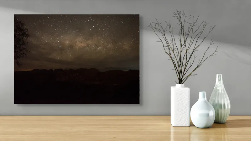 Tablou Canvas, "Cer înstelat peste munții adormiți", Stele, Cer, Noapte, Silueta, Orizont, Mister, Frumusețe, Liniște, 70 x 50 cm – poza 3