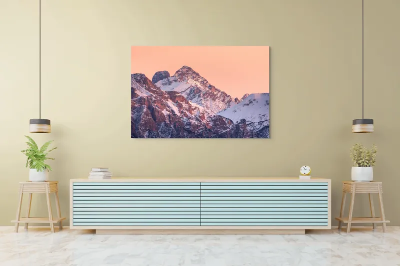 Tablou Canvas, "Răsărit peste culmile înzăpezite ale munților", Măreție, Serenitate, Alpenglow, Vârfuri, Zăpadă, Răsărit, Tăcere, Natură, 150 x 100 cm – poza 6