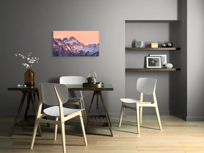 Tablou Canvas, "Răsărit peste culmile înzăpezite ale munților", Măreție, Serenitate, Alpenglow, Vârfuri, Zăpadă, Răsărit, Tăcere, Natură, 90 x 50 cm – poza 3