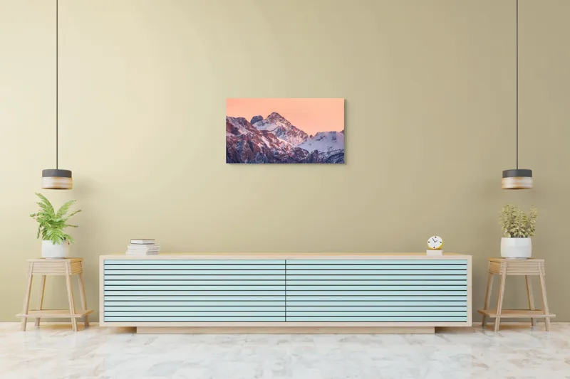Tablou Canvas, "Răsărit peste culmile înzăpezite ale munților", Măreție, Serenitate, Alpenglow, Vârfuri, Zăpadă, Răsărit, Tăcere, Natură, 90 x 50 cm – poza 5