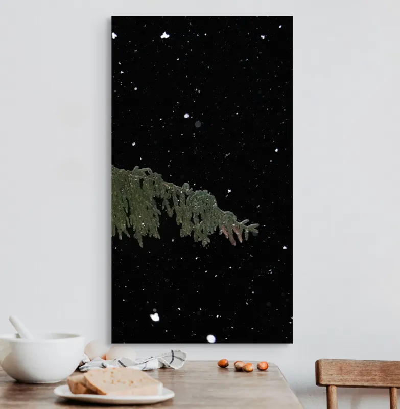 Tablou Canvas, "Zăpezi de iarnă sub stele", Brad, Noapte, Fulgi, Cer, Iarnă., 50 x 90 cm – poza 3