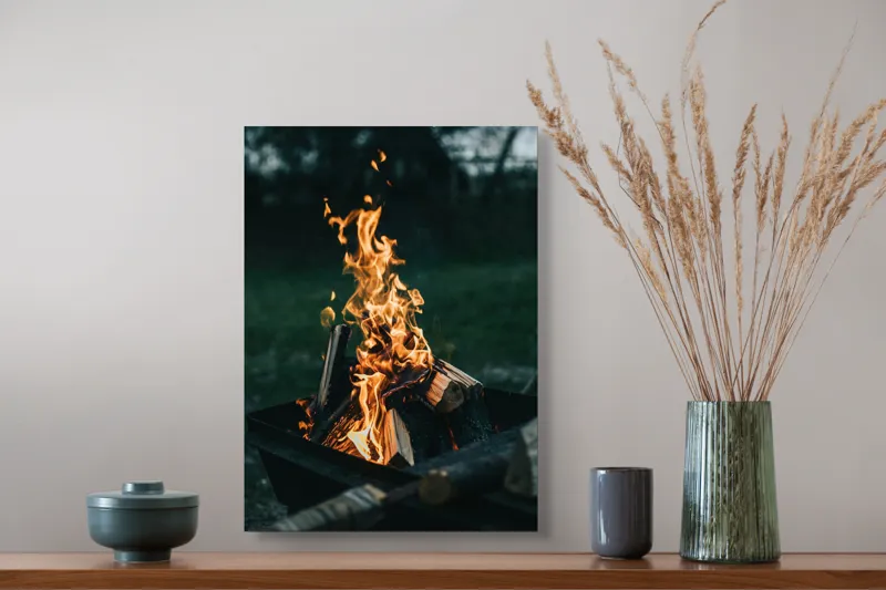 Tablou Canvas, "Focul serii în amurg liniștit", Foc, Lemne, Flăcări, Căldură, Noapte, Natură, Energie, Lumină, 39 x 54 cm – poza 3