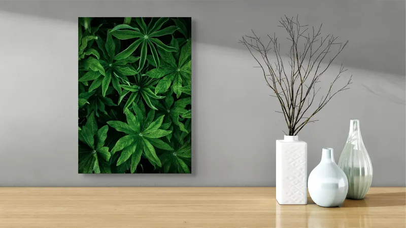 Tablou Canvas, "Freamătul frunzelor în adâncul pădurii", Frunze, Verde, Lucioase, Texturate, Naturale, Exuberante, Lungi, Frăgezime, Intense, Proaspete, 39 x 54 cm – poza 4