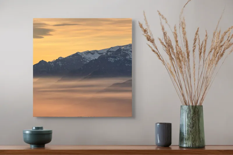 Tablou Canvas, "Munți îmbrățișați de ceața dimineții", Nori, Munți, Apus, Ceață, Lumină, Siluetă, Cer, Calm, Peisaj, Natură, 50 x 50 cm – poza 4