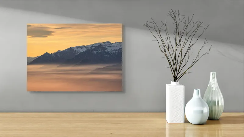 Tablou Canvas, "Munți îmbrățișați de ceața dimineții", Nori, Munți, Apus, Ceață, Lumină, Siluetă, Cer, Calm, Peisaj, Natură, 54 x 39 cm – poza 3