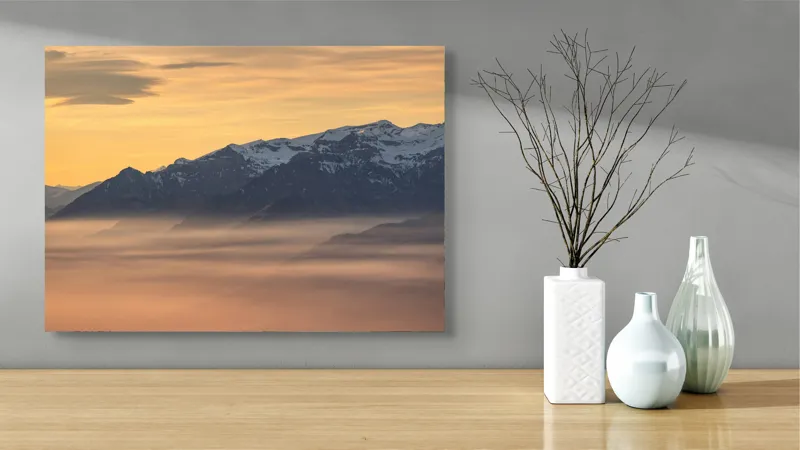 Tablou Canvas, "Munți îmbrățișați de ceața dimineții", Nori, Munți, Apus, Ceață, Lumină, Siluetă, Cer, Calm, Peisaj, Natură, 70 x 50 cm – poza 3