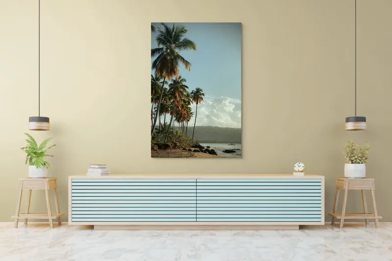 Tablou Canvas, "Vraja apusului printre palmieri tropicali", Palmieri, Plajă, Nisip, Cer, Nori, Apus, Vegetație, Relaxare, 100 x 150 cm – poza 4