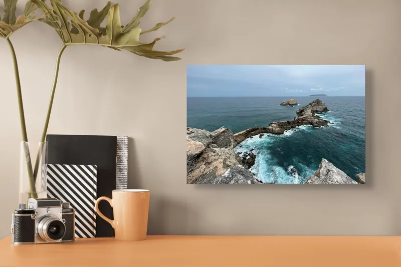 Tablou Canvas, "Stâncile de la marginea lumii", Ocean, Stânci, Valuri, Cer, Îndepărtare, Albastru, Natură, 39 x 26 cm – poza 3