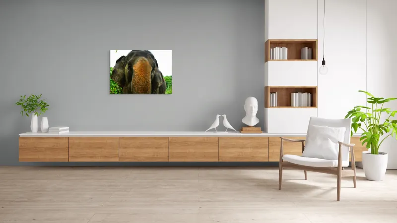 Tablou Canvas, "Un elefant în inima junglei", Elefant, Natural, Majestuos, Impresionant, Urechile, Riduri, Ochi, Verdeață, 100 x 70 cm – poza 6