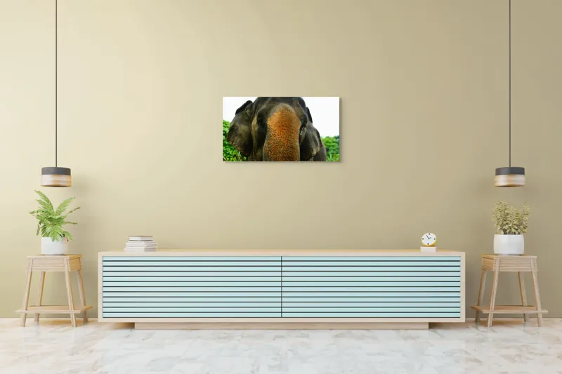 Tablou Canvas, "Un elefant în inima junglei", Elefant, Natural, Majestuos, Impresionant, Urechile, Riduri, Ochi, Verdeață, 90 x 50 cm – poza 5