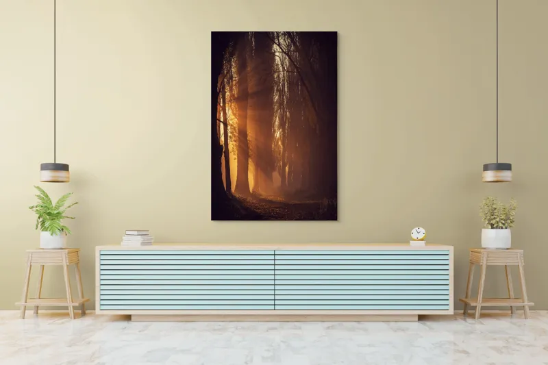 Tablou Canvas, "Raze de soare printre copaci înalți", Auriu, Mister, Pădure, Luminiș, Umbre, Tranquilitate, Apus, Copaci, Frunziș, Întuneric., 100 x 150 cm – poza 4
