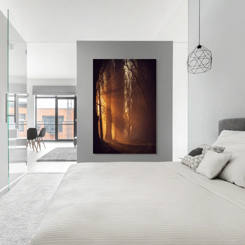 Tablou Canvas, "Raze de soare printre copaci înalți", Auriu, Mister, Pădure, Luminiș, Umbre, Tranquilitate, Apus, Copaci, Frunziș, Întuneric., 100 x 150 cm – poza 5