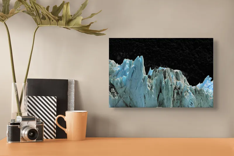 Tablou Canvas, "Regatul de Gheață al Tăcerii", Gheață, Munți, Contrast, Albastru, Întunecat, Natură, Peisaj, Glaciar, 39 x 26 cm – poza 3