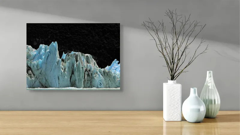 Tablou Canvas, "Regatul de Gheață al Tăcerii", Gheață, Munți, Contrast, Albastru, Întunecat, Natură, Peisaj, Glaciar, 54 x 39 cm – poza 3