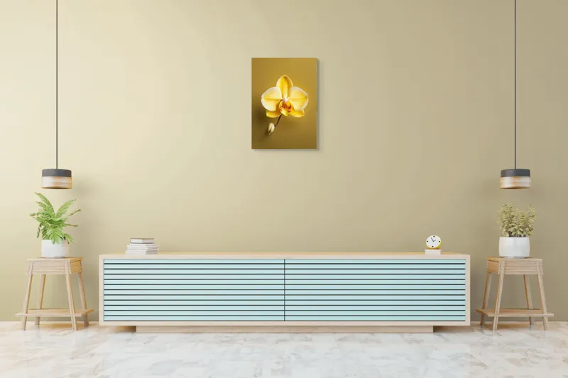 Tablou Canvas, "Orhidee galbenă pe fundal auriu", Floare, Galben, Orhidee, Delicat, Natură, Eleganță, Contrast, Petale, Simetrie, Boboc., 50 x 70 cm – poza 6