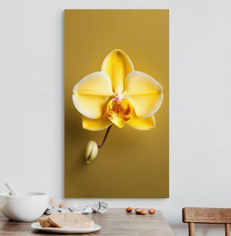 Tablou Canvas, "Orhidee galbenă pe fundal auriu", Floare, Galben, Orhidee, Delicat, Natură, Eleganță, Contrast, Petale, Simetrie, Boboc., 50 x 90 cm – poza 3