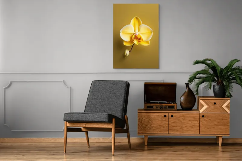 Tablou Canvas, "Orhidee galbenă pe fundal auriu", Floare, Galben, Orhidee, Delicat, Natură, Eleganță, Contrast, Petale, Simetrie, Boboc., 70 x 100 cm – poza 6
