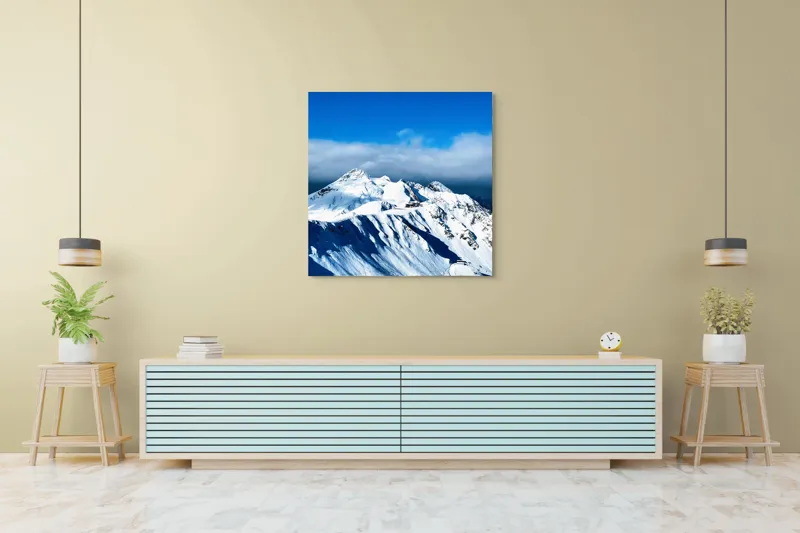 Tablou Canvas, "Strălucirea albă a munților înzăpeziți", Alb, Vârfuri, Înnorate, Peisaj, Însorit, Montan, Albastru, Zăpadă, 100 x 100 cm – poza 5