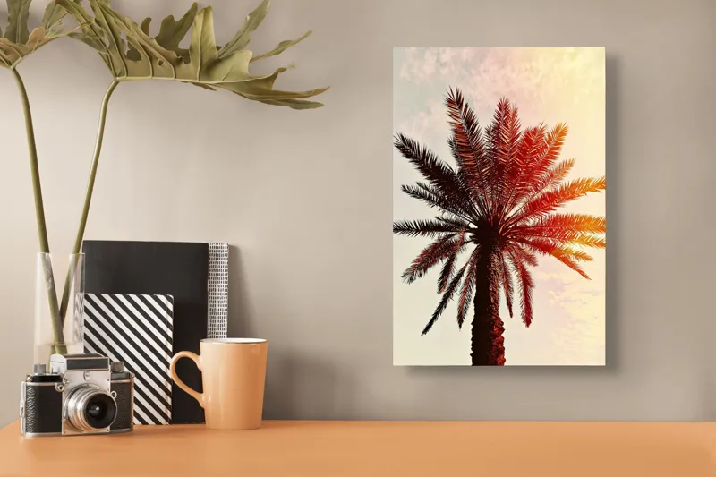Tablou Canvas, "Apus de soare printre frunze tropicale", Palmier, Apus, Siluetă, Cer, Soare, Frunze, Culoare, Lumină, 26 x 39 cm – poza 3