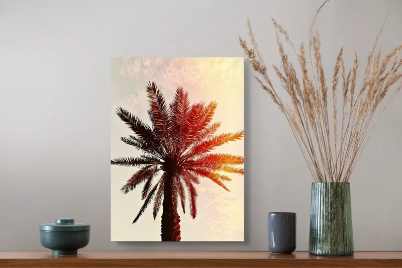Tablou Canvas, "Apus de soare printre frunze tropicale", Palmier, Apus, Siluetă, Cer, Soare, Frunze, Culoare, Lumină, 39 x 54 cm – poza 3