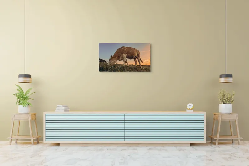 Tablou Canvas, "Vaca pășunând la apusul soarelui", Vacă, Apus, Iarbă, Fermă, Cer, Natură, Peisaj., 90 x 50 cm – poza 5