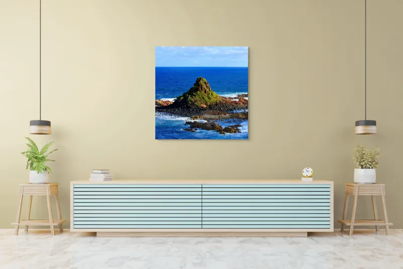 Tablou Canvas, "Insula stâncoasă în mijlocul oceanului", Mare, Stânci, Vegetație, Valuri, Cer, Albastru, Verde, Natură, Ocean, Insulă, 100 x 100 cm – poza 5