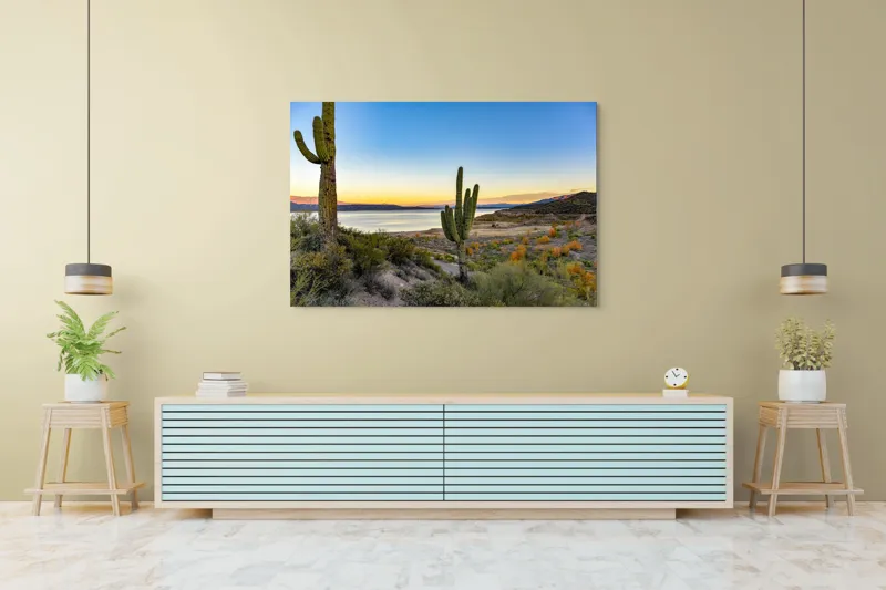 Tablou Canvas, "Apus în deșertul tăcut lângă lac", Cactuși, Apus, Peisaj, Lac, Cer, Vegetație, Coline, Lumină, Pitoresc, Tihnă, 150 x 100 cm – poza 6
