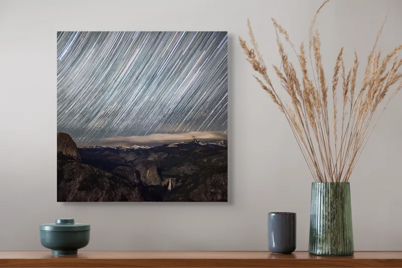 Tablou Canvas, "Stelele dansează deasupra munților tăcuți", Căile, Stelare, Strălucesc, Ceruri, Munți, Panorama, Nocturnă, Magnifică, Timp, Expunere, 50 x 50 cm – poza 4