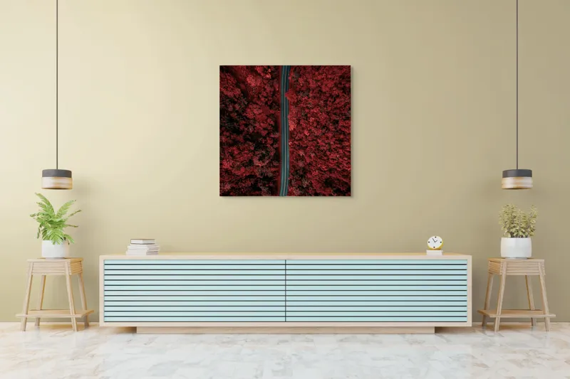 Tablou Canvas, "Drumul singuratic prin pădurea roșie", Drum, Roșu, Pădure, Aerian, Peisaj, Contrast, Natură, Cale, Curbe, Mister, 100 x 100 cm – poza 5