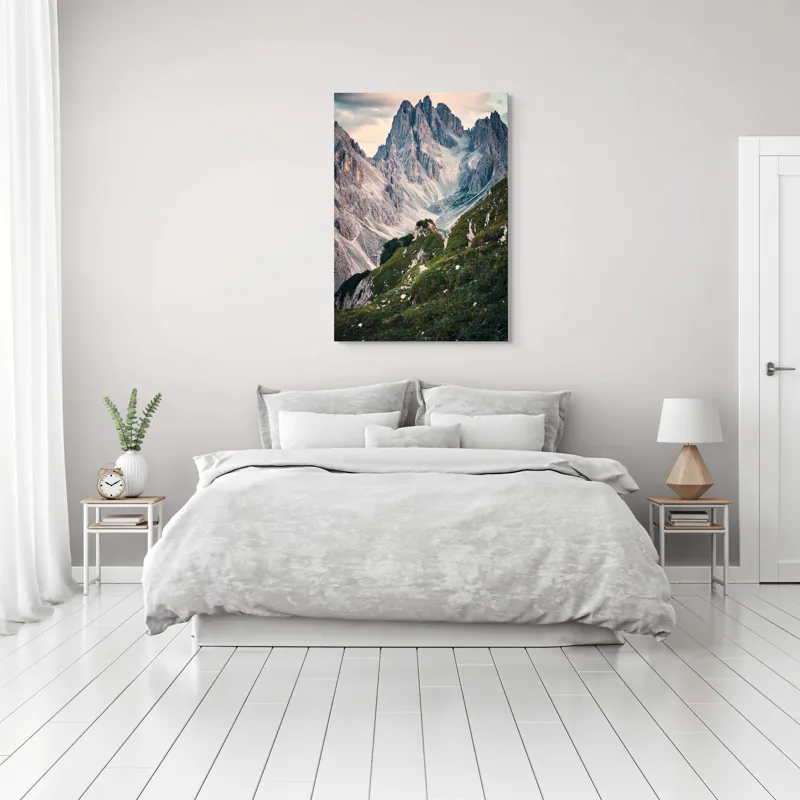Tablou Canvas, "Munții învăluiți în lumina apusului", Majestic, Rugged, Towering, Serene, Verdant, Picturesque, Stark, Breathtaking, 70 x 100 cm – poza 3