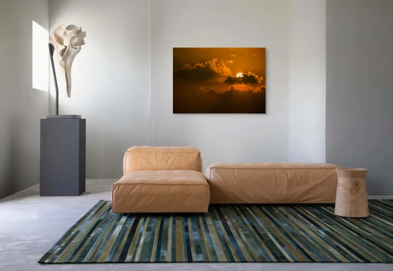 Tablou Canvas, "Soarele ascuns printre nori aurii", Soare, Apus, Nori, Cer, Portocaliu, Umbre, Lumină, Strălucire, Oglindire, Natură, 100 x 70 cm – poza 7