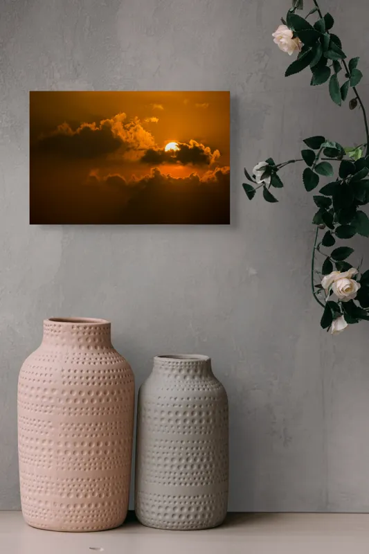 Tablou Canvas, "Soarele ascuns printre nori aurii", Soare, Apus, Nori, Cer, Portocaliu, Umbre, Lumină, Strălucire, Oglindire, Natură, 39 x 26 cm – poza 4